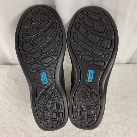 BZees Women's  Domino Ankle Boots Size 6.5 - Picture 9 of 9